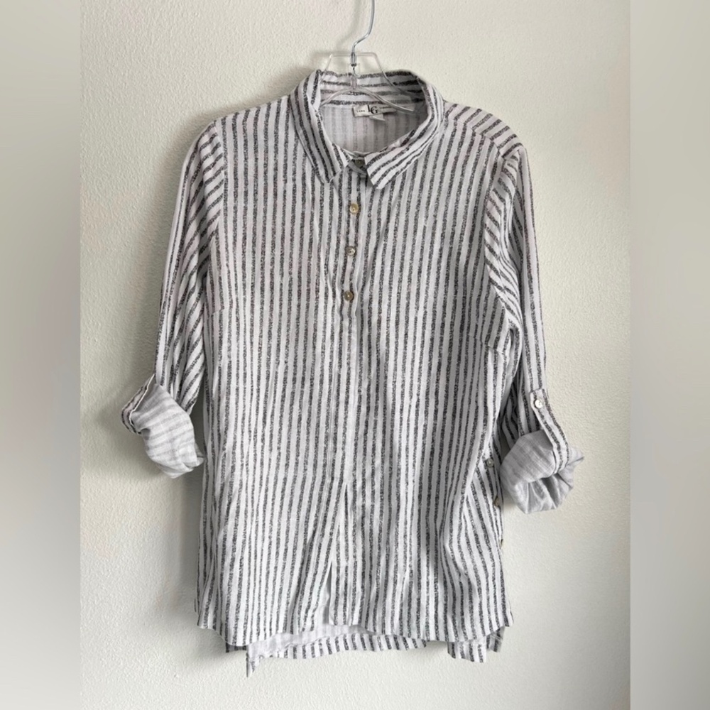 Lena Gabrielle Linen Blend Roll Tab Sleeve Striped Gray White V-neck